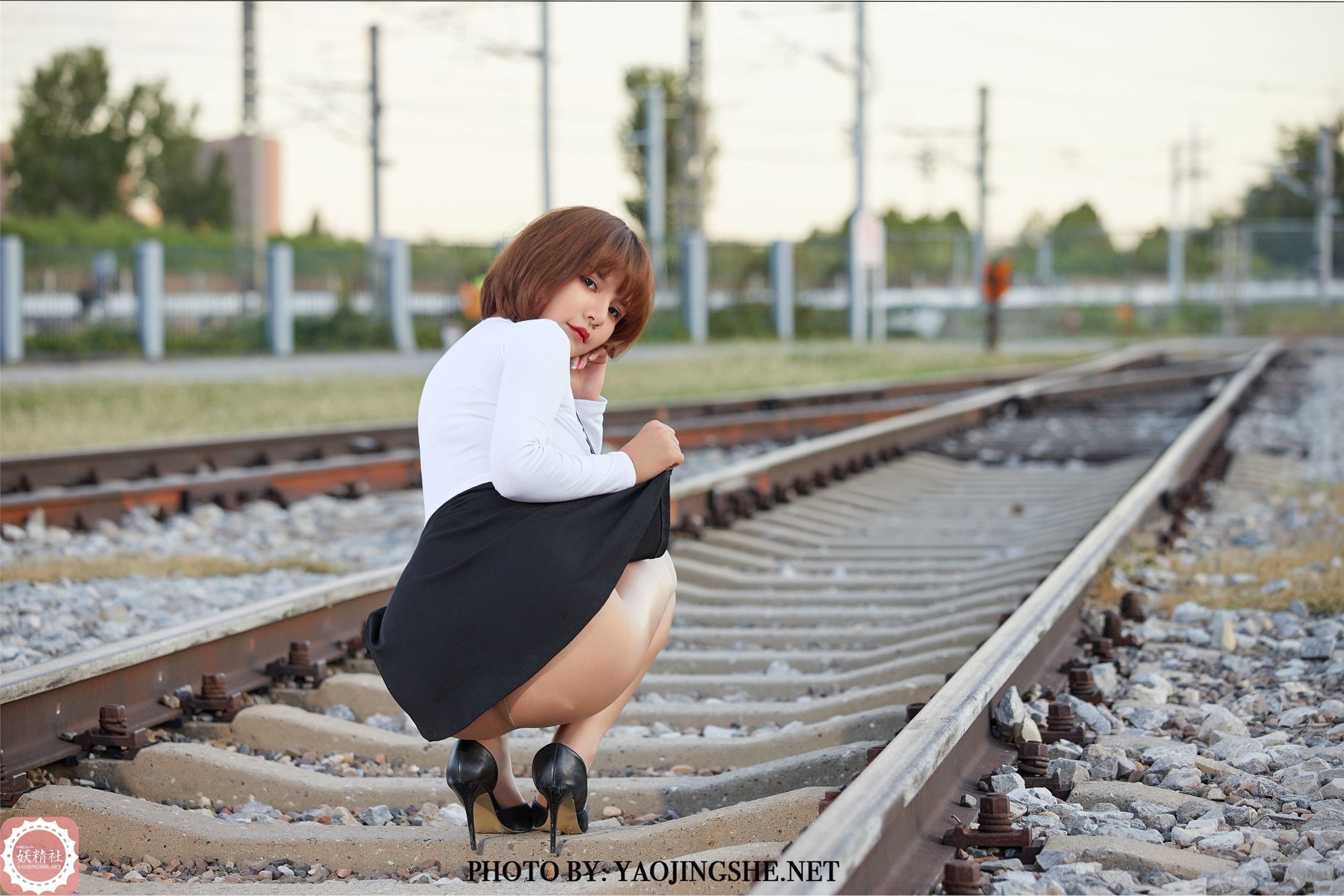 妖精社  2020.11.28 T2042《逆光车站》唐飞飞